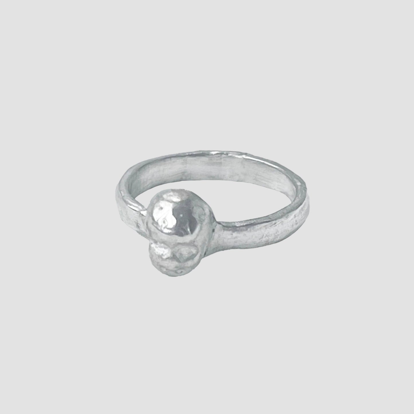 FACE lV silver ring