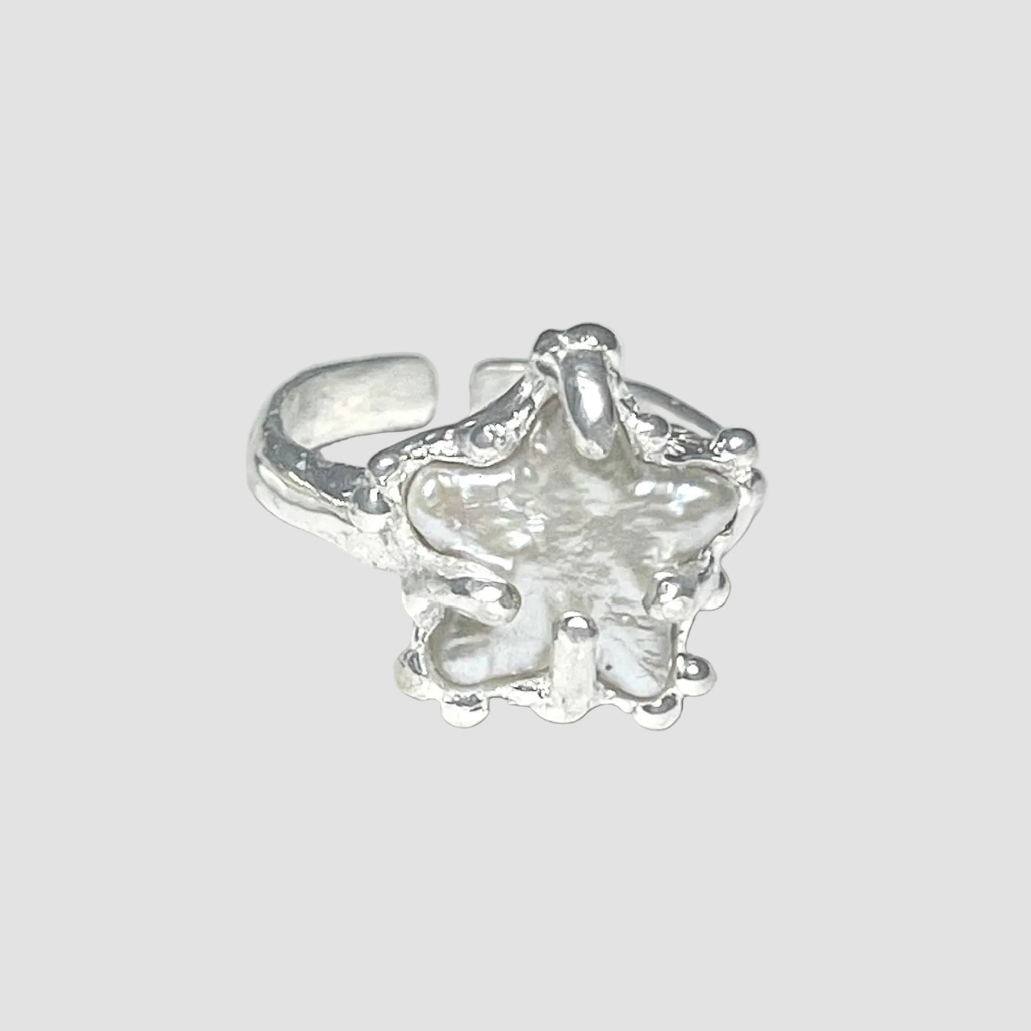 HYPHANTRIA silver ring