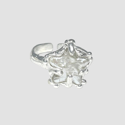 HYPHANTRIA silver ring